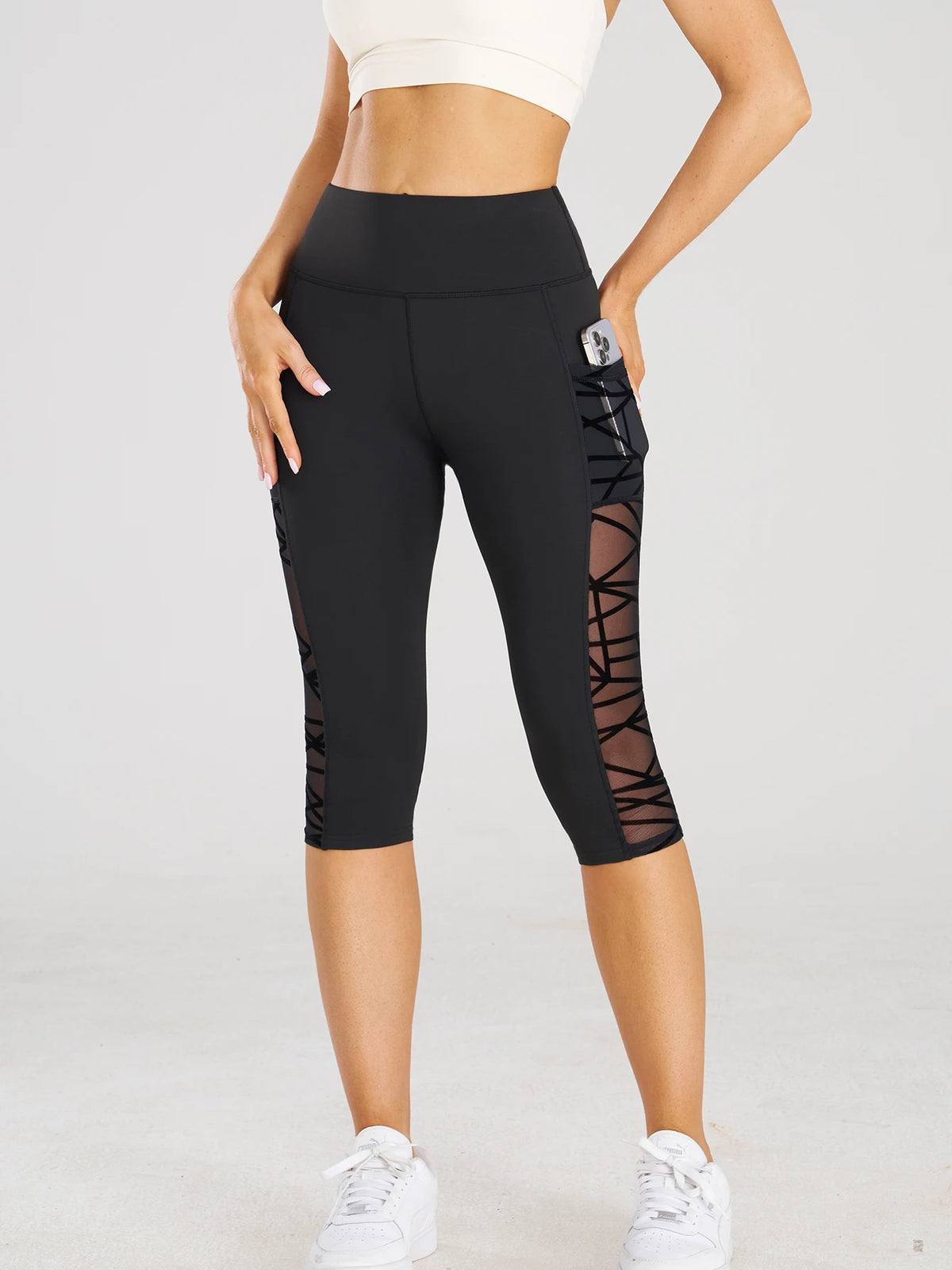 Legging de sport taille haute court avec poches pour le yoga et le fitness
