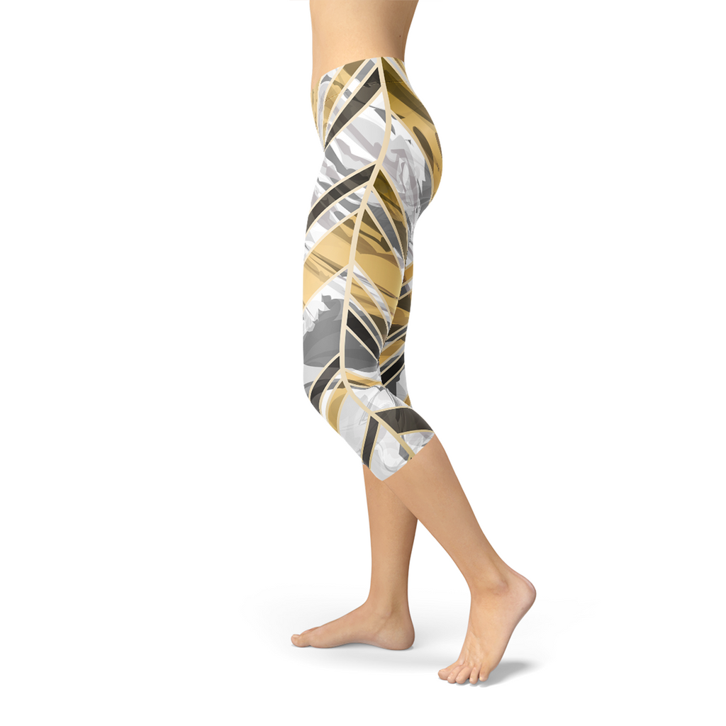 Leggings Capri de mármol blanco con líneas de oro negro