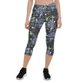 Leggings Capri de flores orientales sobre fondo gris oscuro