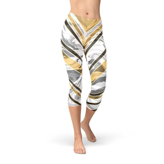 Leggings Capri de mármol blanco con líneas de oro negro
