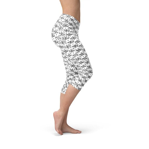 Leggings capri para mujer con estampado de dados en blanco y negro