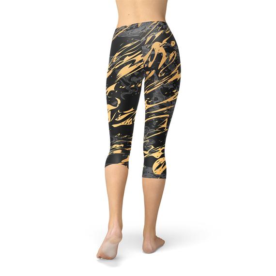 Leggings capri de mujer, mármol negro con salpicaduras doradas